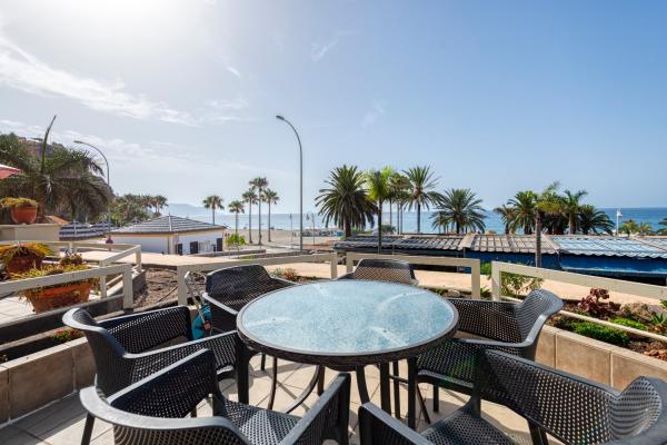 3 bed frontline apartment on Burriana Playa
