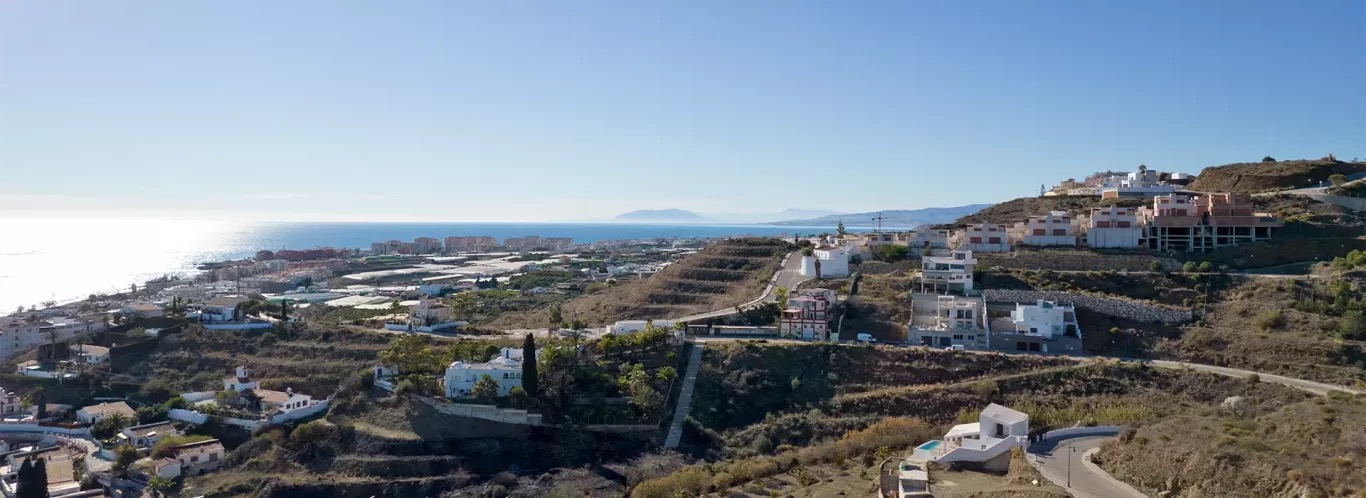 22 CASAS EXCLUSIVAS DE CALIDAD CON MAGNÍFICAS VISTAS AL MAR A SOLO 350 METROS DE LA PLAYA @ EL PEÑONCILLO